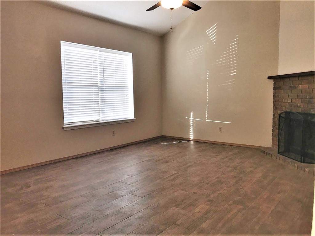 Oak Hill III Ph 1 Rogers - Residential Lease