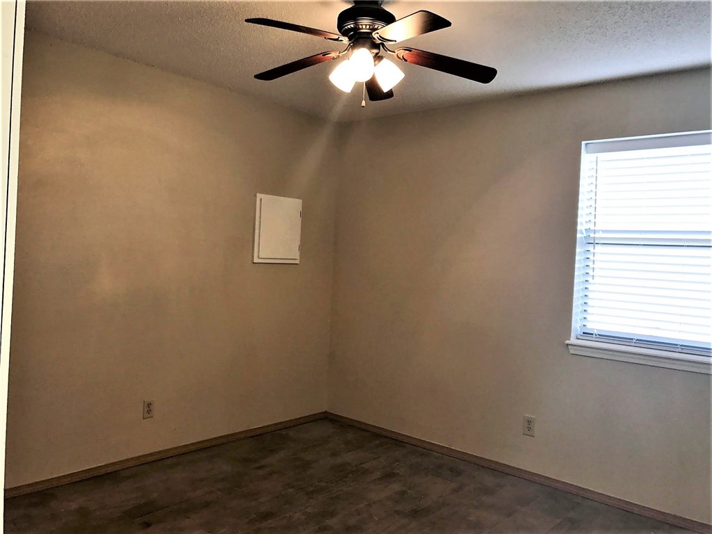 Oak Hill III Ph 1 Rogers - Residential Lease