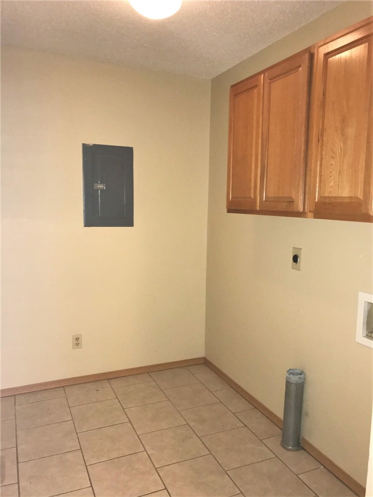 Oak Hill III Ph 1 Rogers - Residential Lease