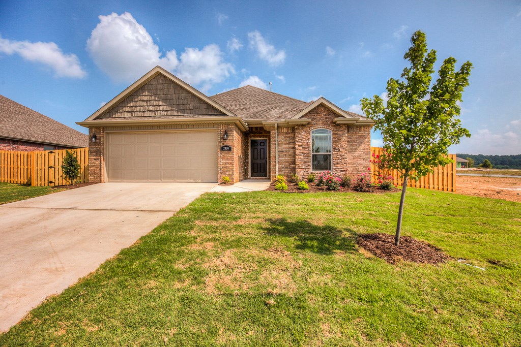 Spacious 3 bedroom 2 bath 2 car garage. Stained concrete, all appliances included, privacy fenced in backyard. Accepting applications now.