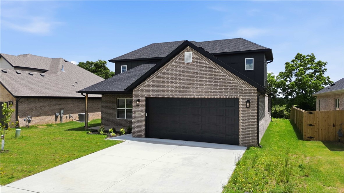 Be the very first to call this newly built 2026 Centerton home yours! This spacious property has never been rented before and offers abundant natural light throughout. Located just 8 minutes from Bentonville West and only 2 minutes from Grimsley Junior High, convenience is at your doorstep.
 
The home comes equipped with a stove, dishwasher, and microwave, plus laundry and fridge hookups for easy living.

FEATURES:
NEWLY BUILT house - Never before lived in. 
8 Minutes from Bentonville West High, and 2 minutes from Grimsley Junior High. 
Stove, Dishwasher, Microwave included! Laundry and fridge hookups available. 
Large home with plenty of natural light. 
Fenced yard to be installed after tenant placed.