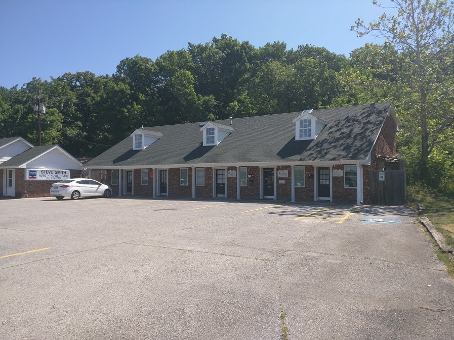 1 room office located in a professional office building on N. College. Signage available. Direct access to parking All utilities paid. Access to common area with bathrooms maintained. Free desk possible. Broker-owned $25 application fee. Seeking minimum FICO score 600.