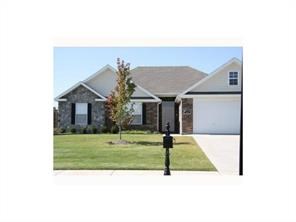 FULLY FURNISHED 4 BEDROOM HOME. ALL UTILITIES AER PROVIDED. AVAILABLE FOR SHORT TERM.