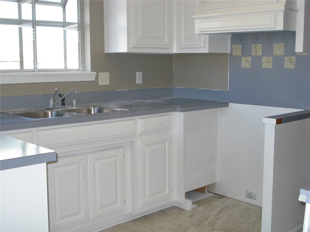 Walnut Heights Add - Residential Lease