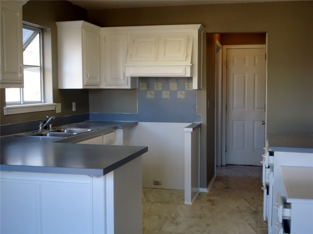 Walnut Heights Add - Residential Lease