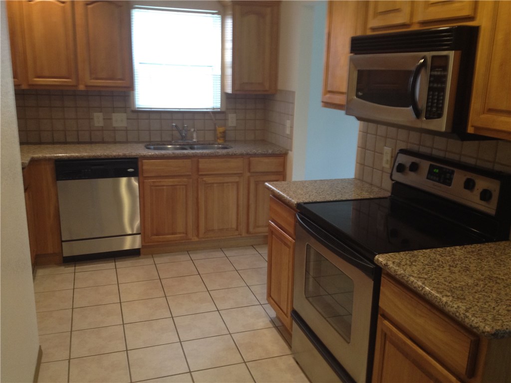 R L Hayes Sub Rogers - Residential Lease