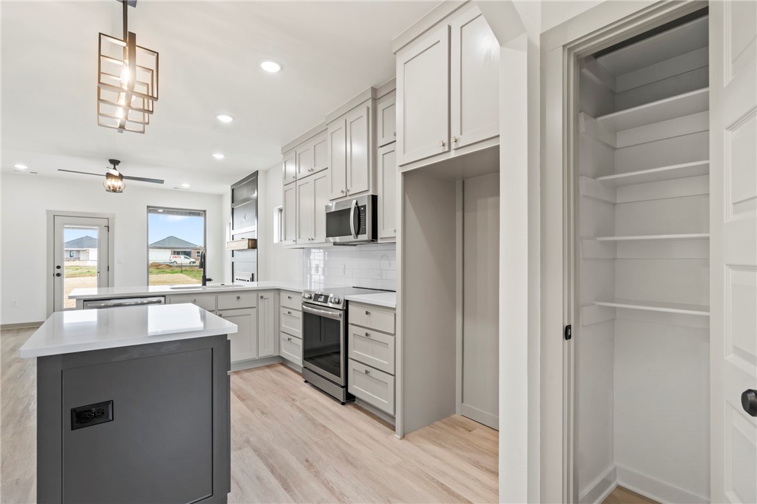 CROWDER AVENUE SUB PH 1 - Residential