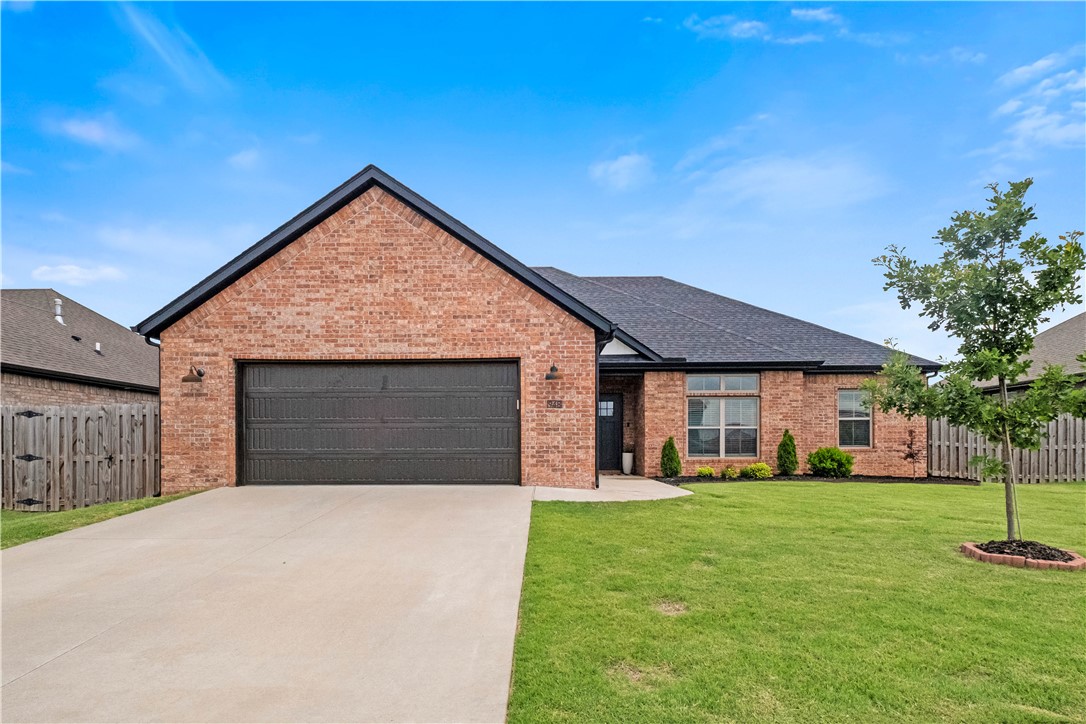 This immaculate 4-bed, 2-bath home located in Hazelton Heights Subdivision features wood flooring in living spaces, carpet in bedrooms, and tile in wet areas. The kitchen boasts granite countertops, a vented gas cooktop, and an island with counter seating. The primary suite is a true retreat, boasting a luxurious soaking tub, dual vanities, a walk-in shower, and a generously sized walk-in closet. Enjoy the vaulted ceiling and gas fireplace in the living area. Step out to the covered patio and appreciate the 2-car garage, which offers built-in shelving and extra space for storage. Don't miss the opportunity to make this your home!