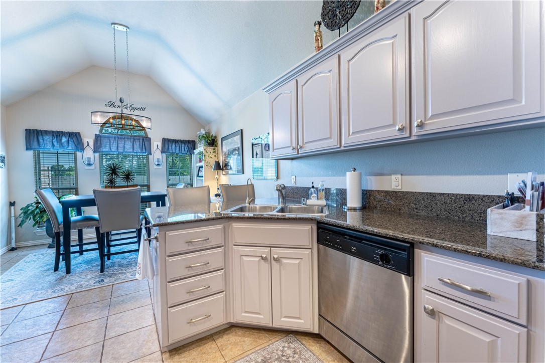 Ravenwood Sub. - Residential Lease