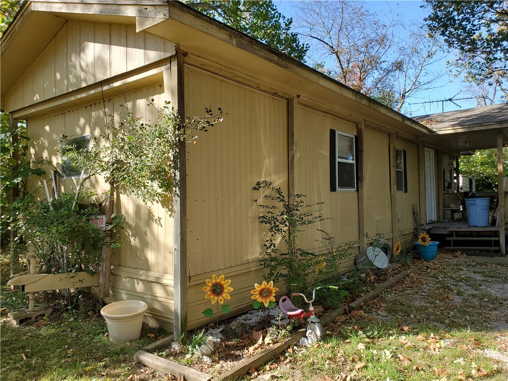 Parks Acreage Gentry - Residential