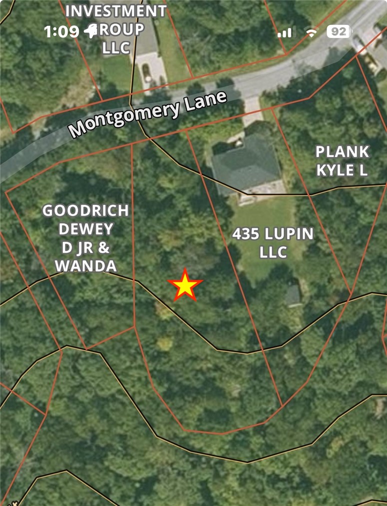 Build your dream home on this gently sloping, easy-to-build lot ideally located near the new bike lift and some of the nation's premier mountain biking trails. Whether you're an avid cyclist or simply enjoy the outdoor lifestyle, you'll love the convenient access to all the amenities Bella Vista has to offer, including golf, lakes, parks, pickleball, tennis, and miles of scenic trails. Plus, you're just 15 minutes from the new Walmart Home Office campus in downtown Bentonville, making this an ideal location for both recreation and commuting.
