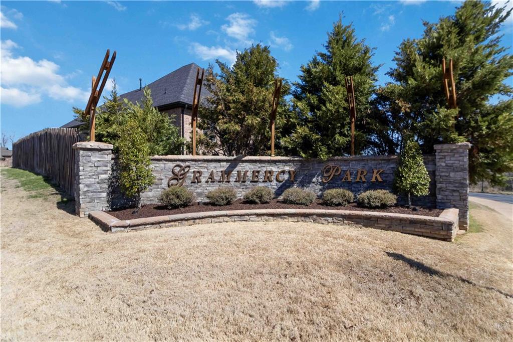 This beautiful subdivision features rolling hills, beautiful views, a clubhouse and community pool. Neighborhood is centrally located right next to work, shopping, activities and restaurants. Build your custom home here!