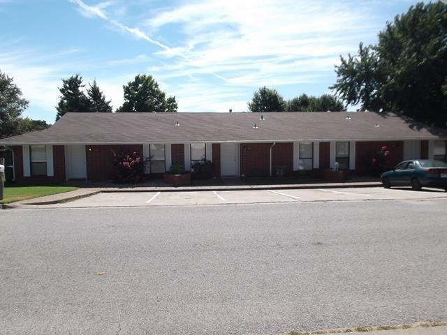 CENTENNIAL ACRES UNIT 03-ROGERS - Residential Lease