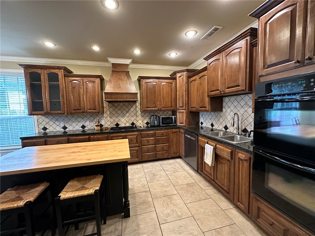 Oaklawn Place - Residential Lease