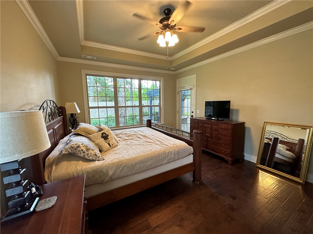 Oaklawn Place - Residential Lease