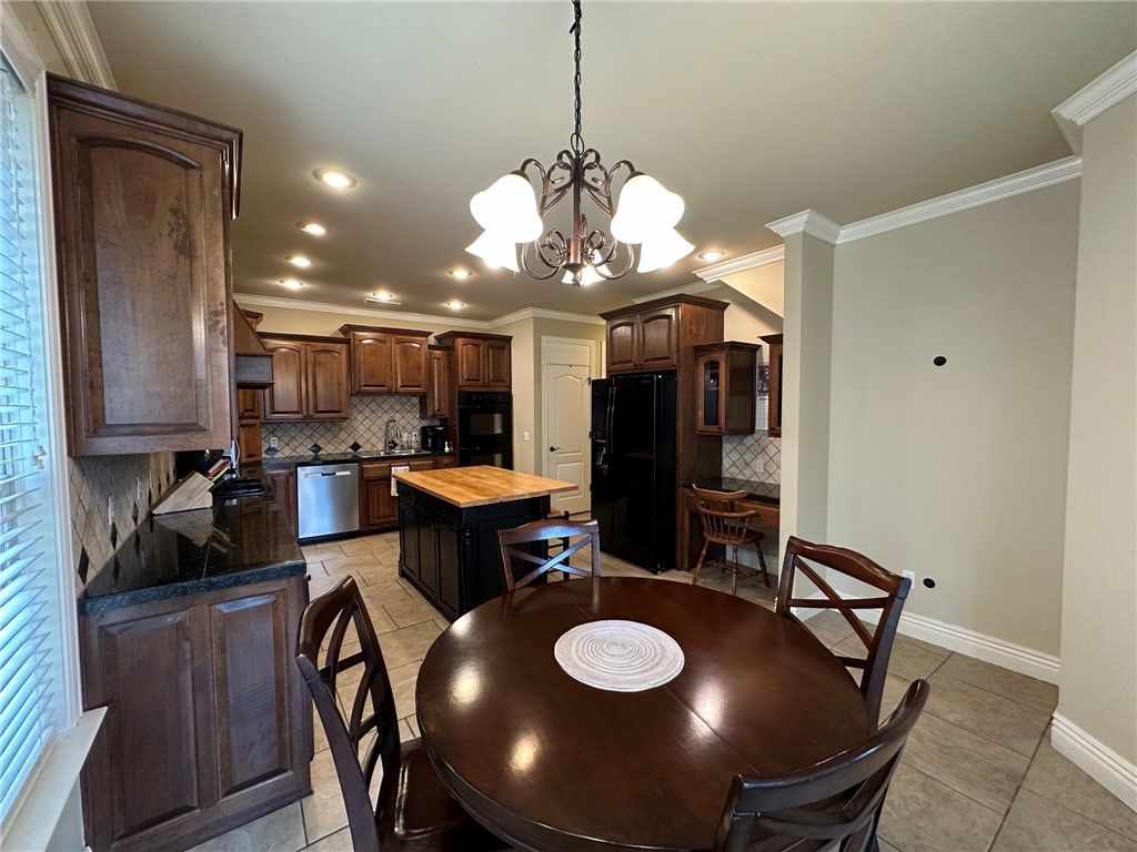 Oaklawn Place - Residential Lease