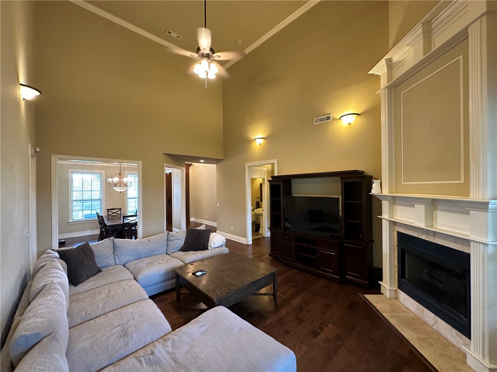 Oaklawn Place - Residential Lease
