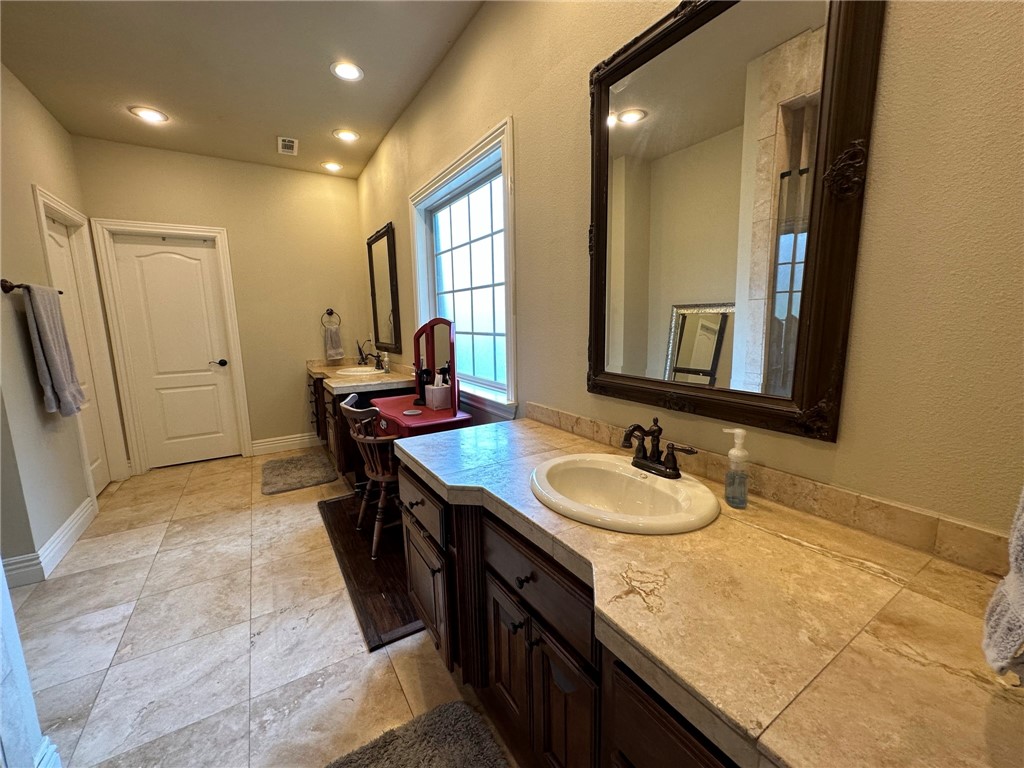Oaklawn Place - Residential Lease
