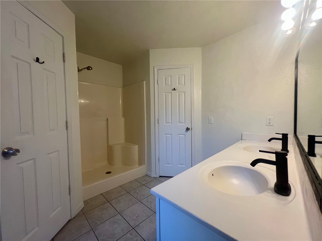 Centerpoint Sub Ph Ii Centerton - Residential Lease