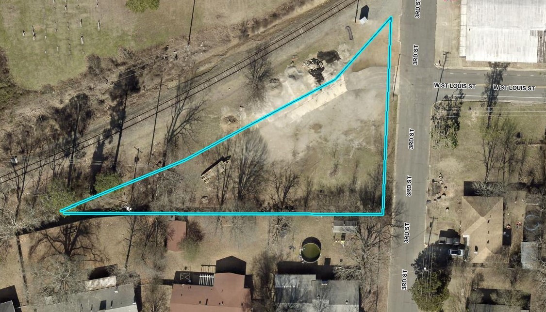 Located in the Heart of Hot Springs this 1/2 acre Commercial lot offers numerous development/business opportunities. Currently zoned C3 with all utilities available at the street this lot is cleared, leveled and packed for easy development.  The area its located in shows significant traffic count growth and the city is working to improve the streets and utilities. 

Lot is currently incoming producing with a land lease. 

Owner Agent