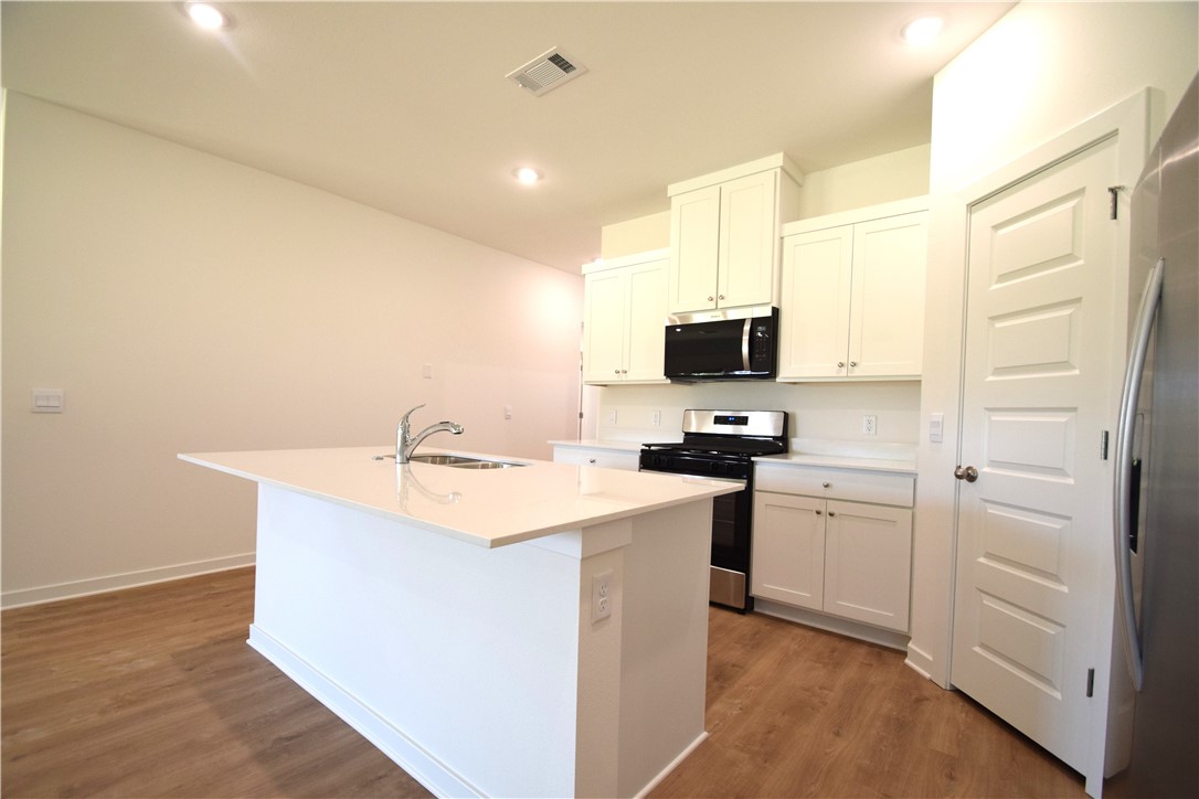 Wagon Wheel Crossing - Residential Lease