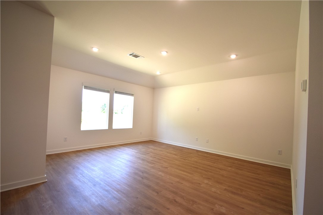 Wagon Wheel Crossing - Residential Lease