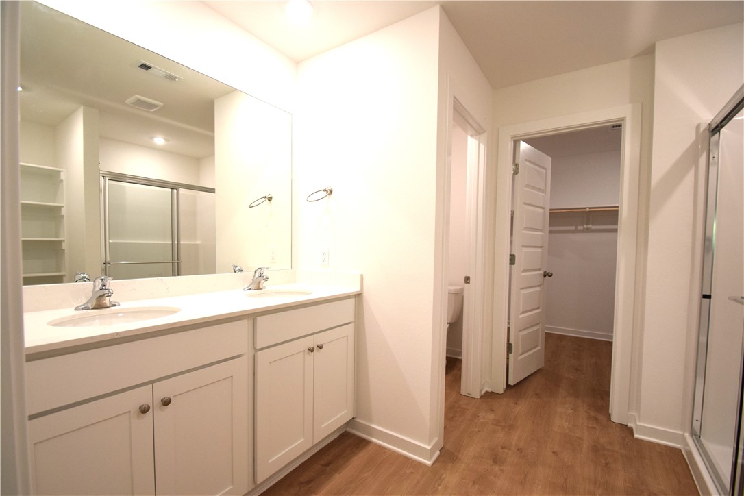 Wagon Wheel Crossing - Residential Lease