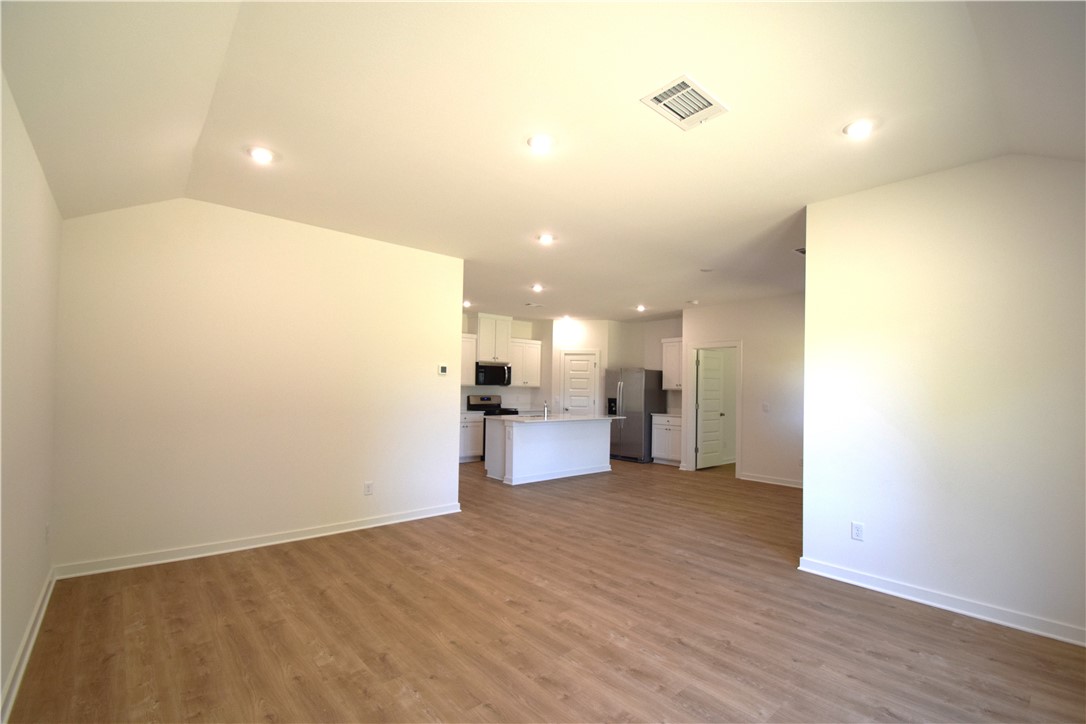 Wagon Wheel Crossing - Residential Lease