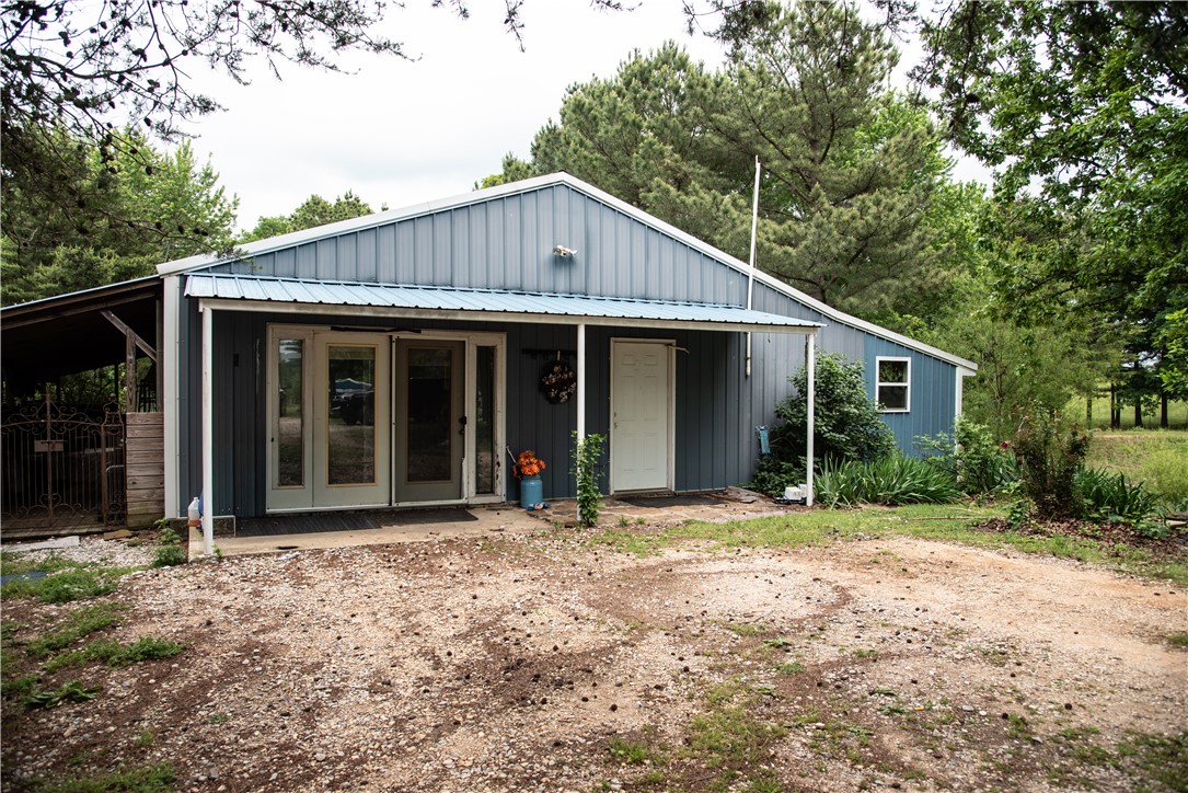 Escape to the beauty of the Ozark's with this rural retreat. Nestled in a highly desirable area of Madison County, this property offers the peace and privacy of country living while being just minutes from outdoor adventure.
Located near the breathtaking Kings River Falls, you’ll enjoy easy access to one of Northwest Arkansas’ most scenic waterfalls, hiking trails, swimming holes, and nature areas. Whether you’re looking for a full-time residence, weekend getaway, or a homesteaders dream, this property places you in the heart of the natural beauty the Ozark's are known for.
Surrounded by rolling hills, woods, and wide-open skies, the home offers a quiet setting with room to relax, explore, and enjoy the outdoors. Experience rural living with convenient access to nearby communities, recreational areas, and the charm of Madison County.