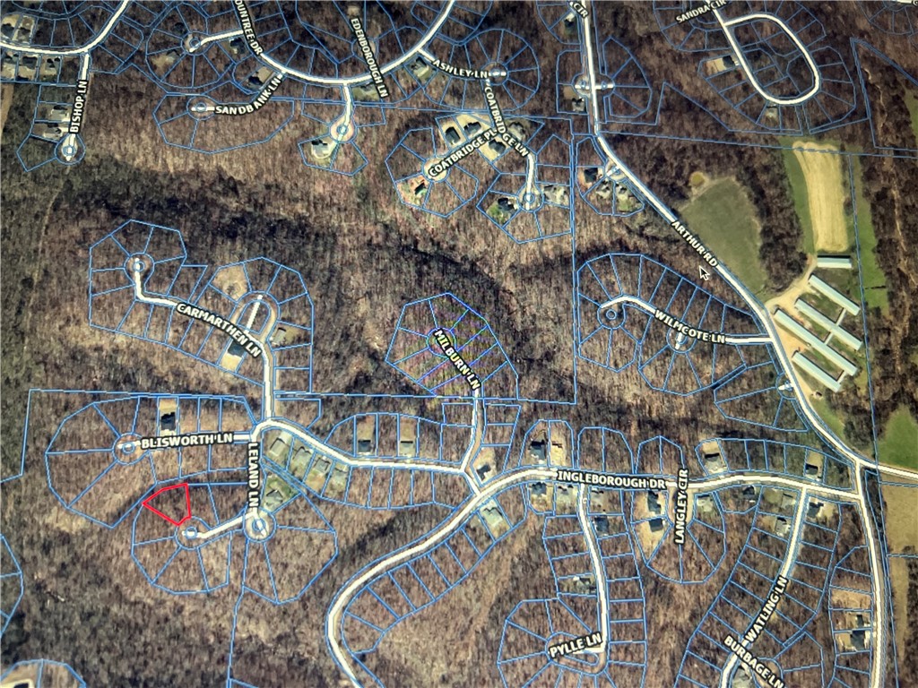 Large Buildable Lot near the New Oz Trail Park!!  ~1.5 miles from Little Sugar Trailhead!  Super-Commuter lot in the highly coveted South West Corridor of the Resort and Recreation town of Bella Vista in the Mountain Bike Capital of the World! Trails in the immediate area include: Tunnel Vision, Up Hill Both Ways, Huntley Gravity Park, Shock and Awe, Tavistock Canyon Trail, Land Line, Little Sugar TrailHead and Tweety Bird Trailhead.  Bentonville Schools! Enjoy Recreational Resort Living tucked into the Ozarks & Mountain Bike Capital of the World!