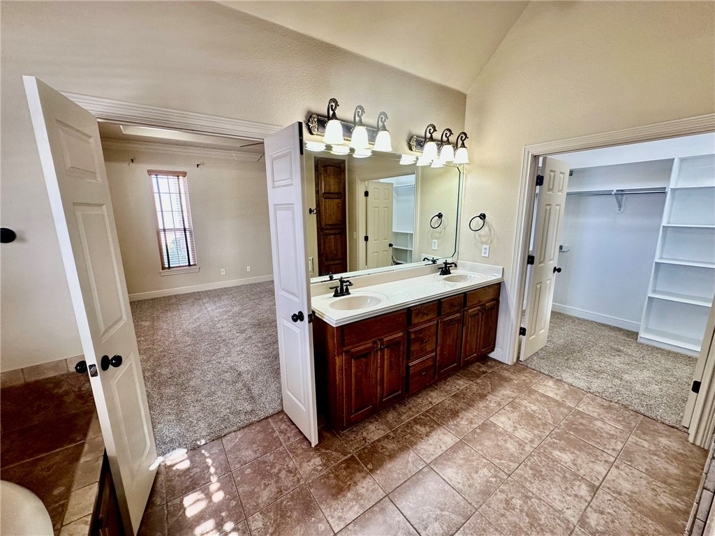 Shadow Valley - Residential Lease