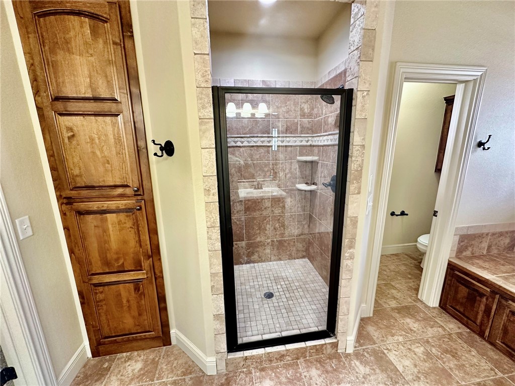Shadow Valley - Residential Lease