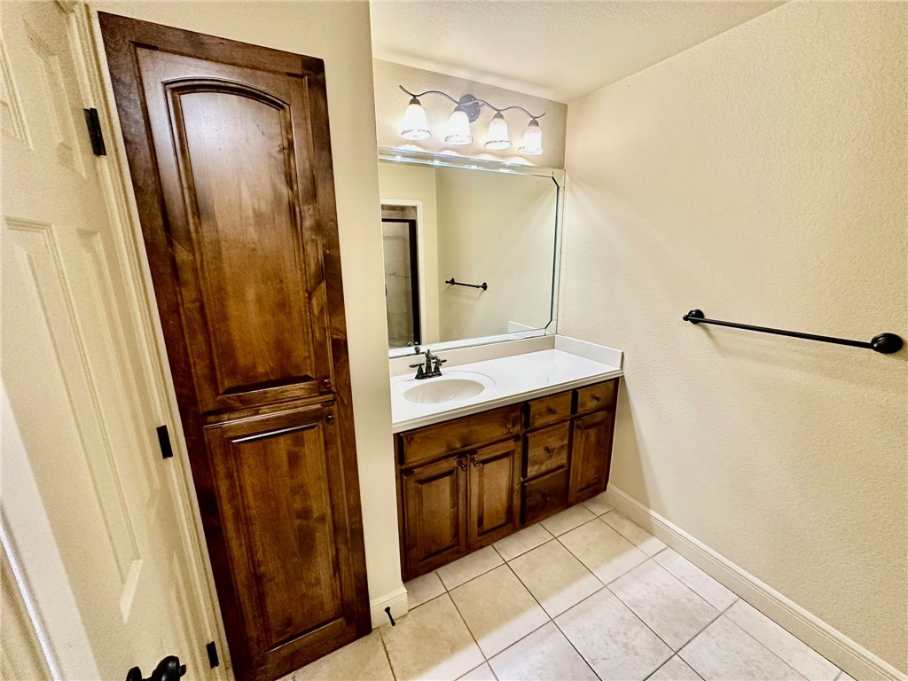 Shadow Valley - Residential Lease