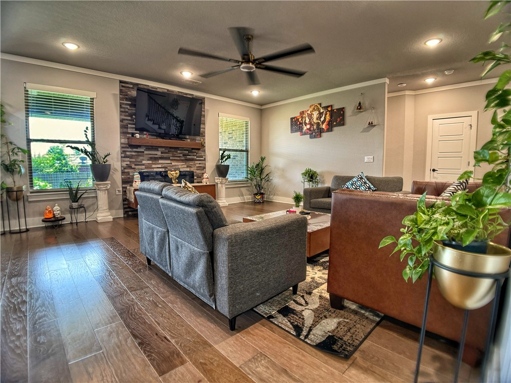 Oak Meadows Bentonville - Residential Lease