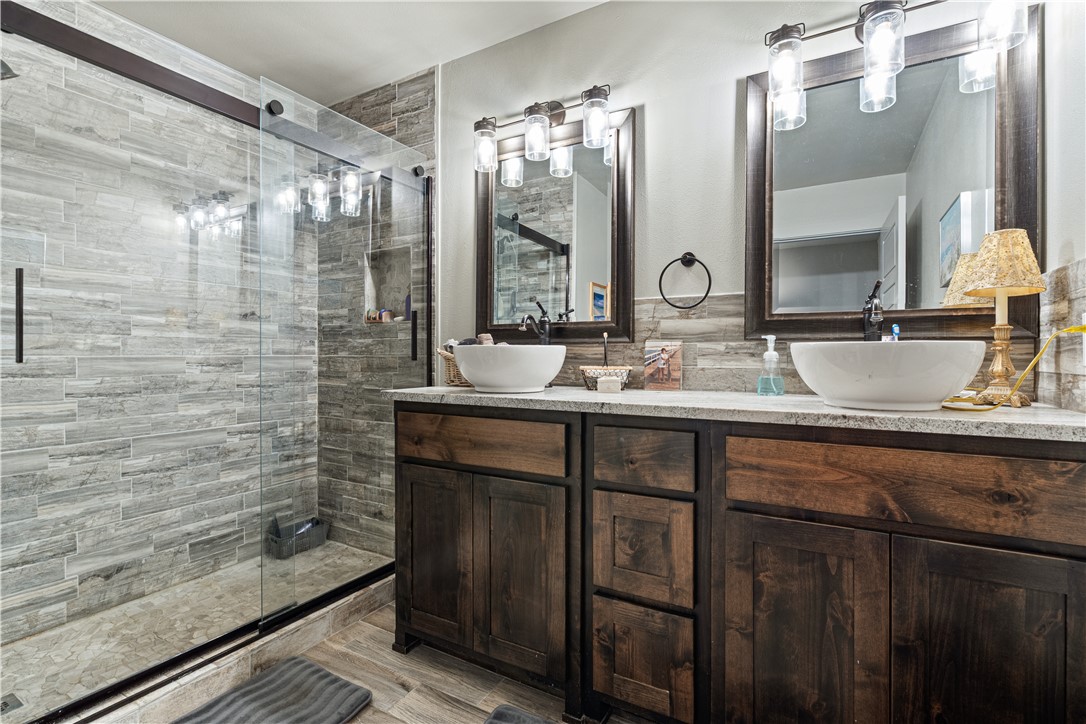 Townhouse Tct 3 A/K/A Drake Court Bvv - Residential