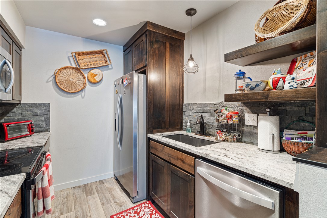 Townhouse Tct 3 A/K/A Drake Court Bvv - Residential