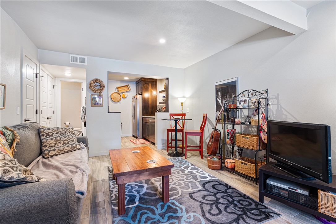 Townhouse Tct 3 A/K/A Drake Court Bvv - Residential