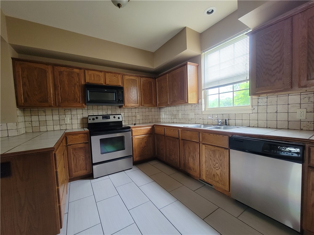 Centerton Orig Centerton - Residential Lease