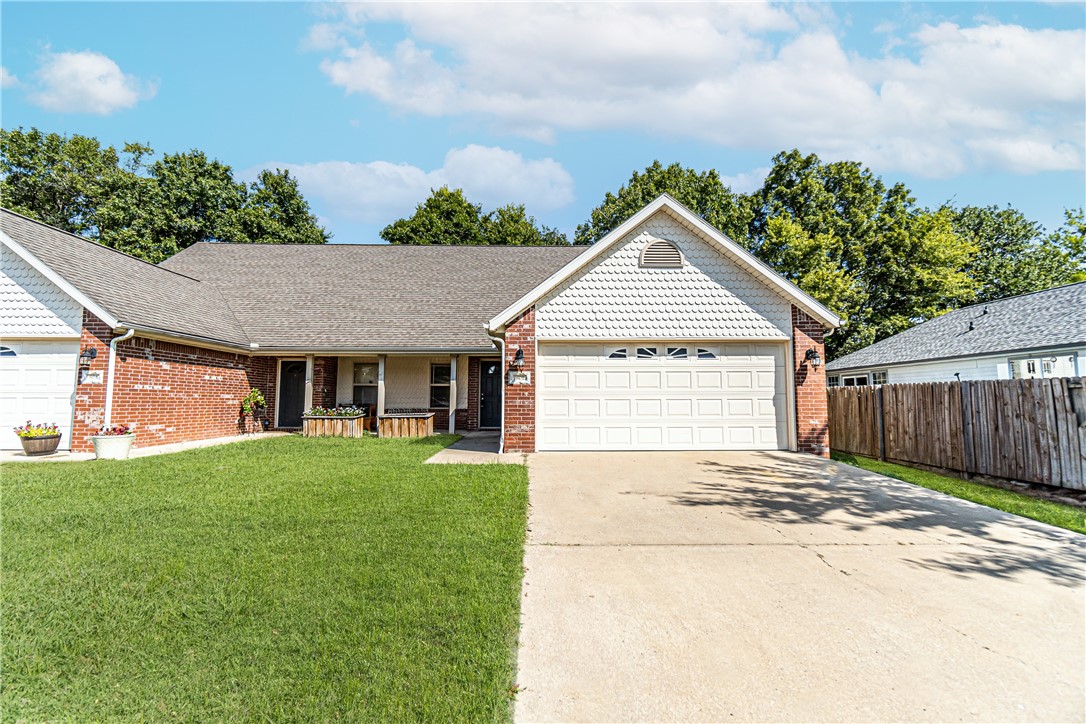 Discover the charm of 802 Baker St. NW, Gravette, AR 72736. This cozy 4-bedroom, 2.5-bathroom home offers a perfect blend of comfort and convenience. With its spacious living areas, well-appointed kitchen, and a lovely backyard, it's an ideal retreat for those seeking a peaceful lifestyle. Located in a quiet neighborhood, you'll enjoy easy access to local amenities and schools. Don't miss your chance to make this your new home sweet home!