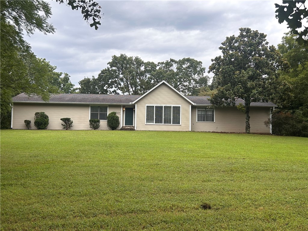 28-16-30 FAYETTEVILLE OUTLOTS - Residential
