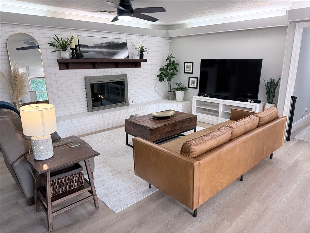 Western Oaks Place I - Residential
