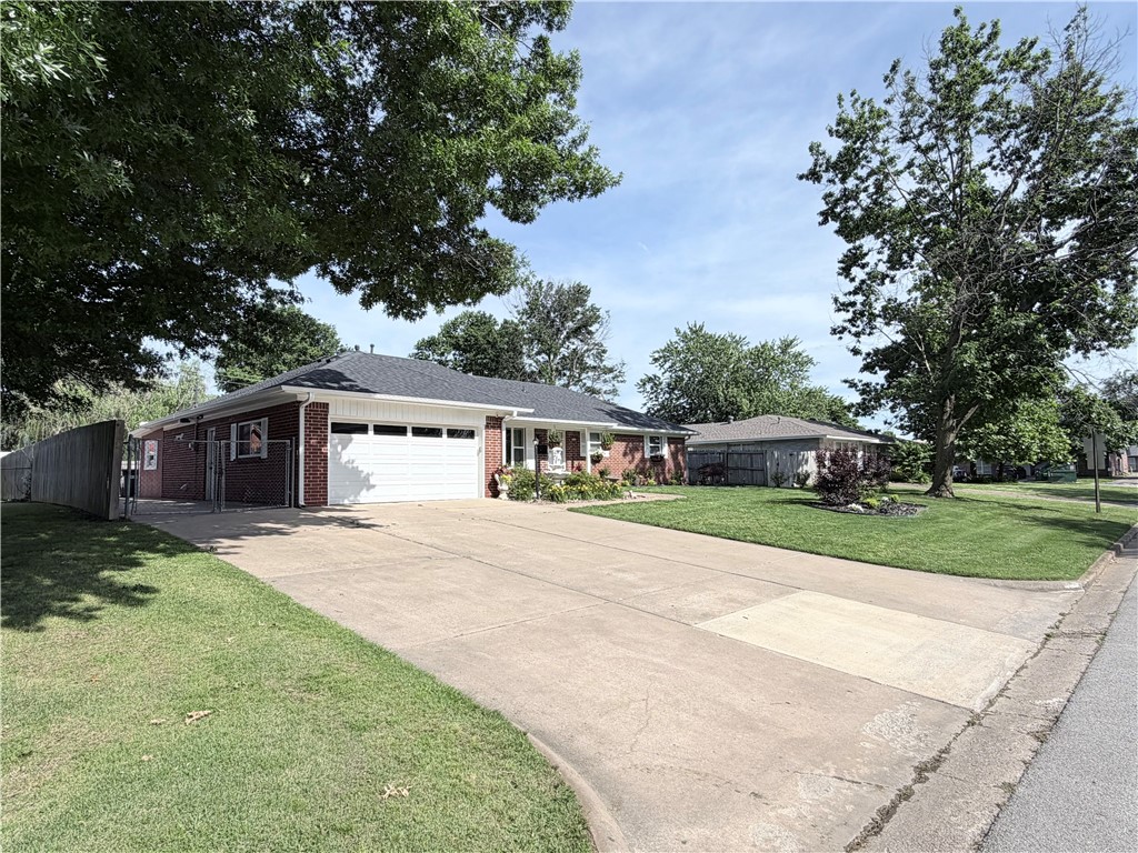 Western Oaks Place I - Residential