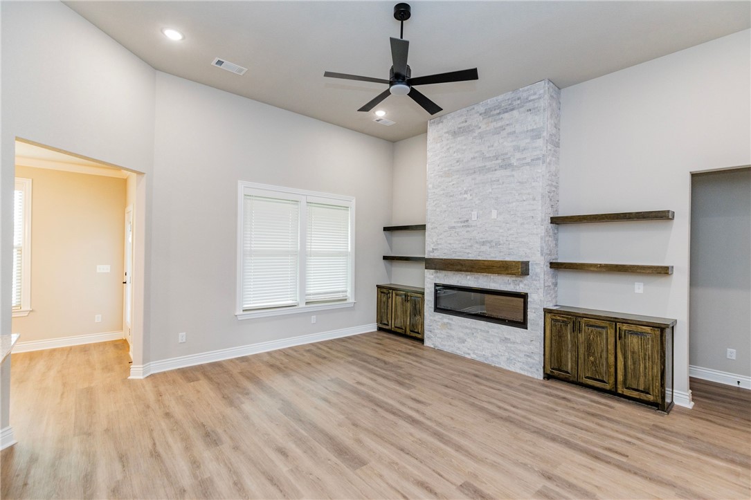 WALNUT GROVE SUB PH III-BENTONVILLE - Residential