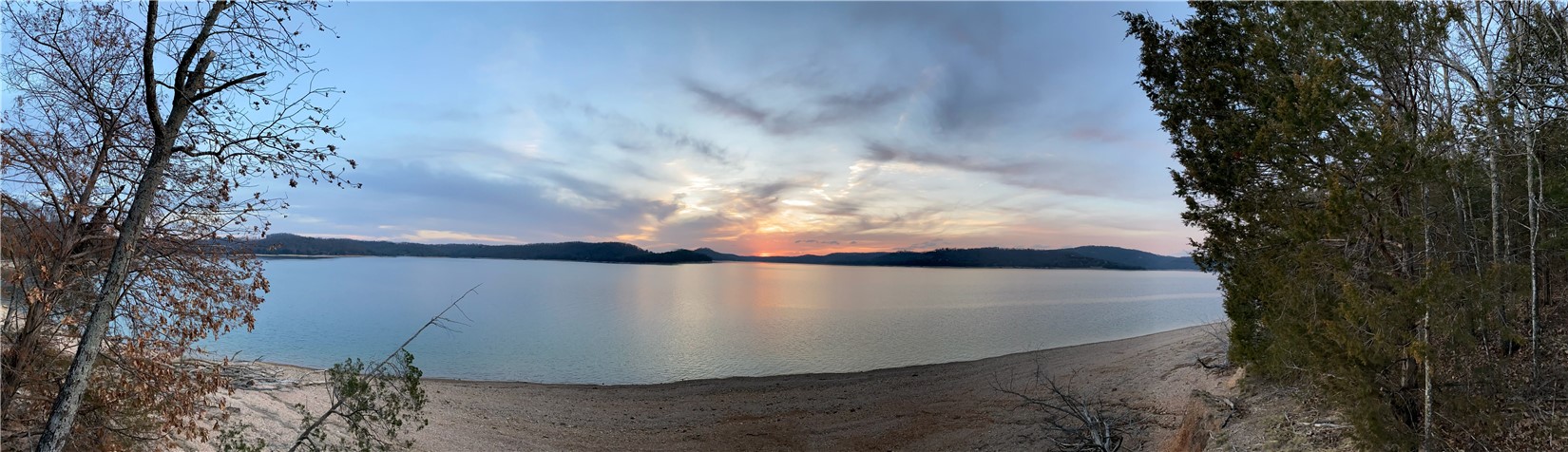 Point Mirage - Land
