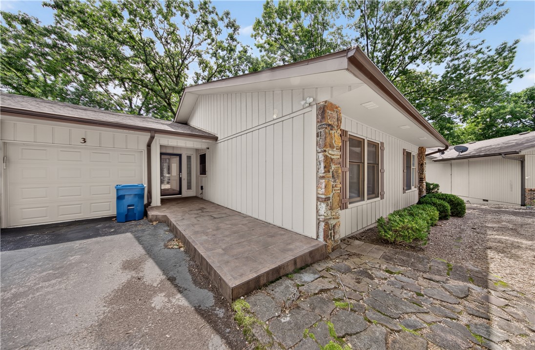 Brompton Courts Bvv - Residential Lease