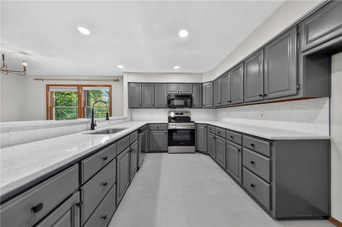 Brompton Courts Bvv - Residential Lease