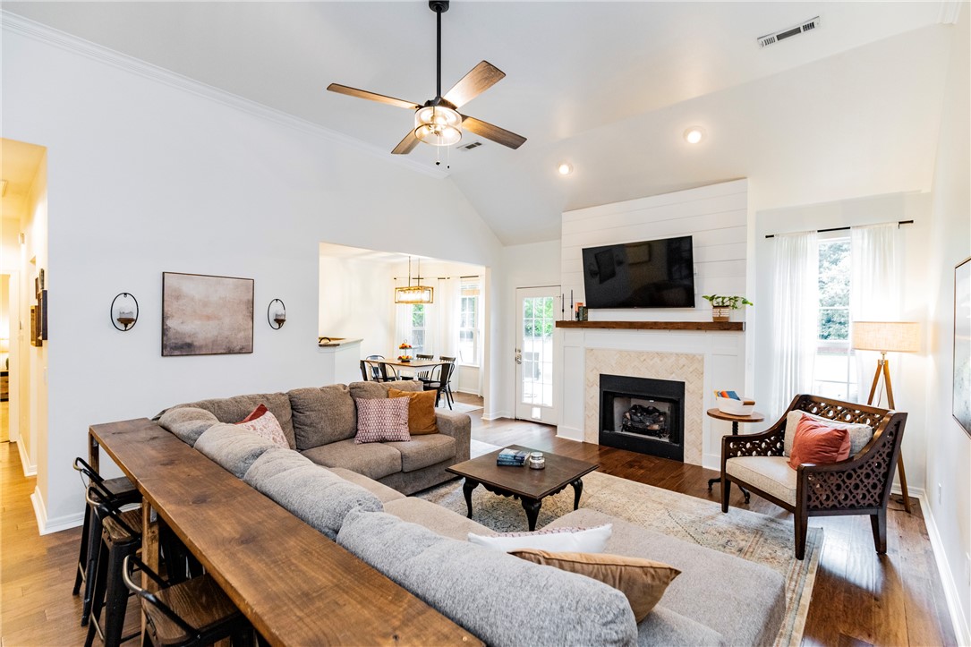 Wellington Heights Ph II Cave Spgs - Residential