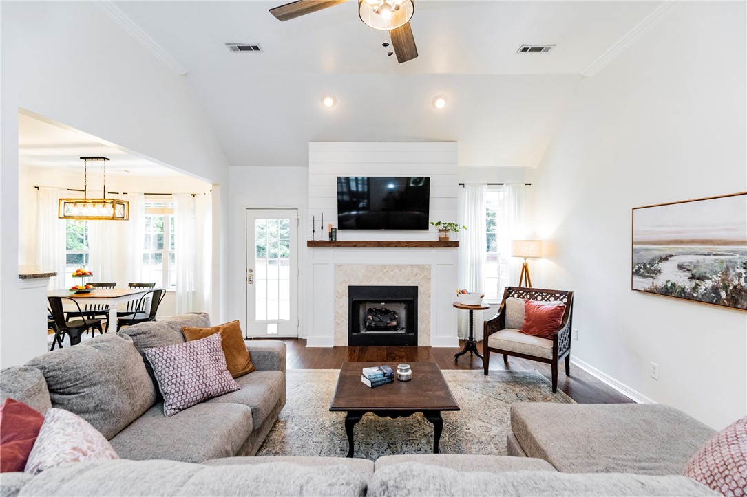 Wellington Heights Ph II Cave Spgs - Residential