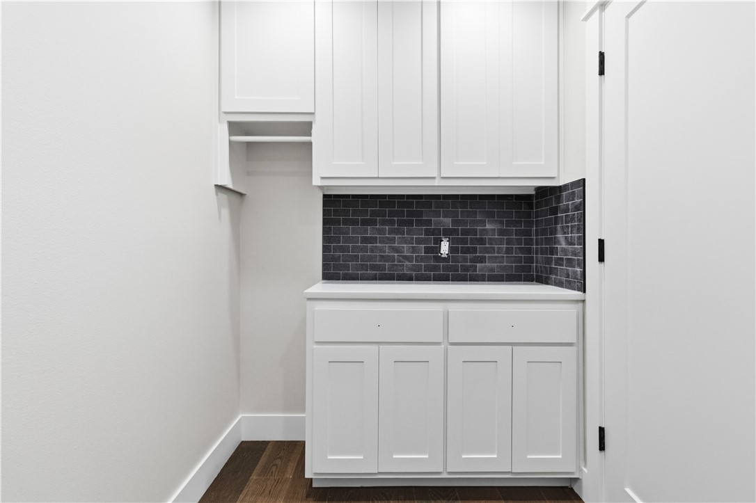 Oaks Manor Sub - Residential