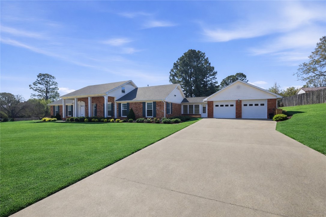 Oaks Manor Sub - Residential